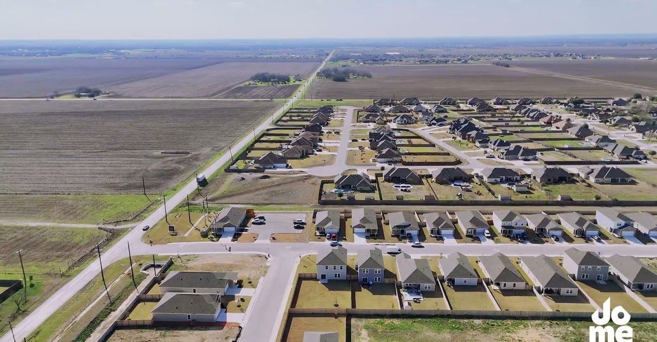 The section from above — streets, drives and walks through the community.